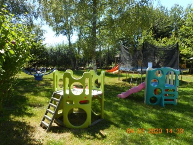 ホテル Camping Les Arbois Montjay  エクステリア 写真