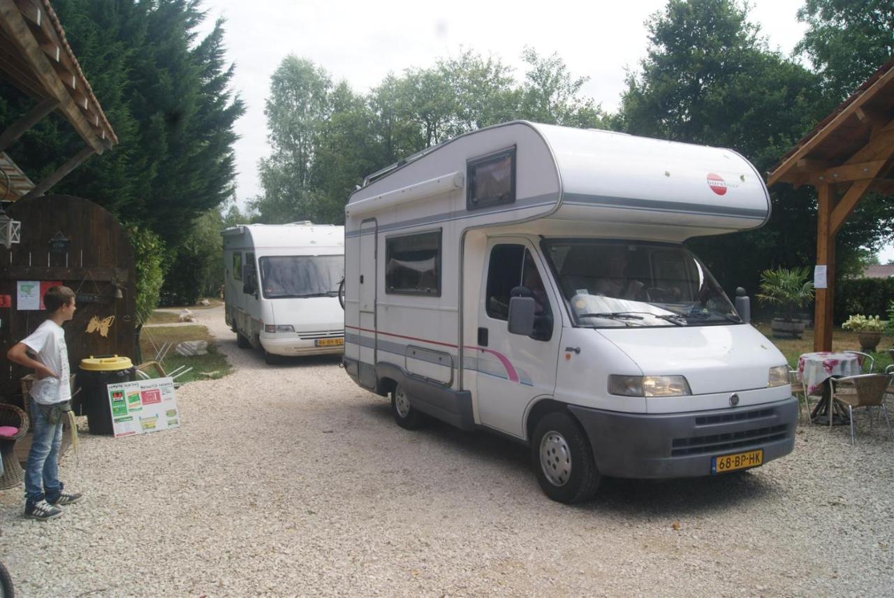 ホテル Camping Les Arbois Montjay  エクステリア 写真