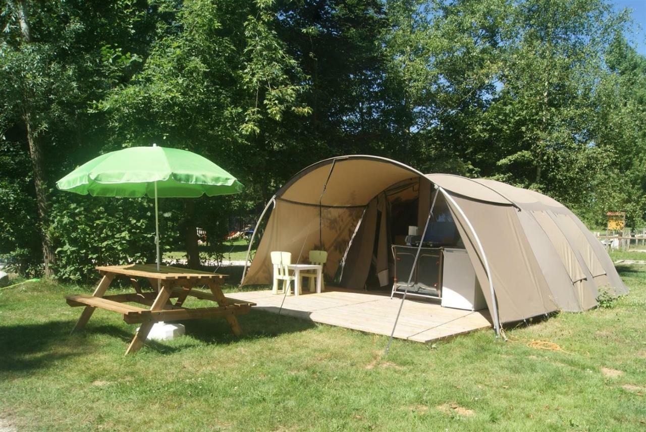ホテル Camping Les Arbois Montjay  エクステリア 写真