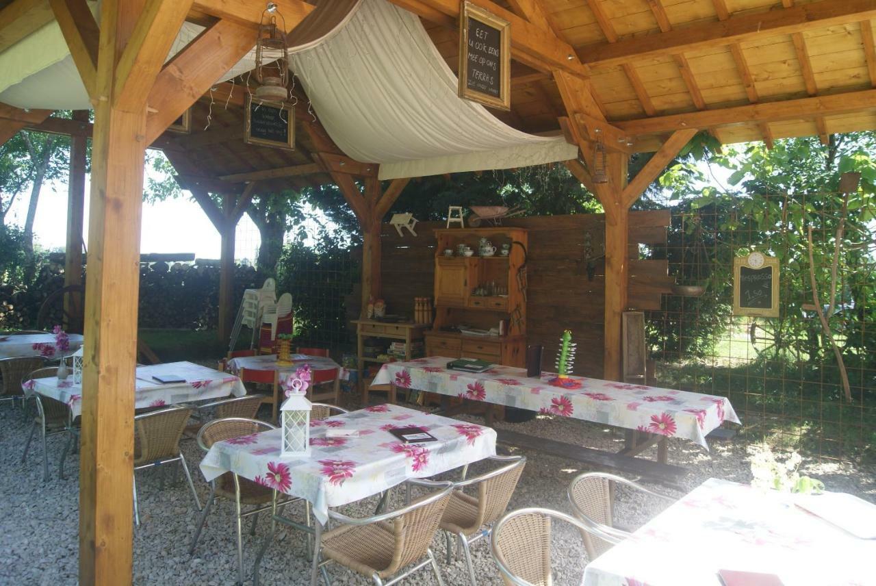 ホテル Camping Les Arbois Montjay  エクステリア 写真