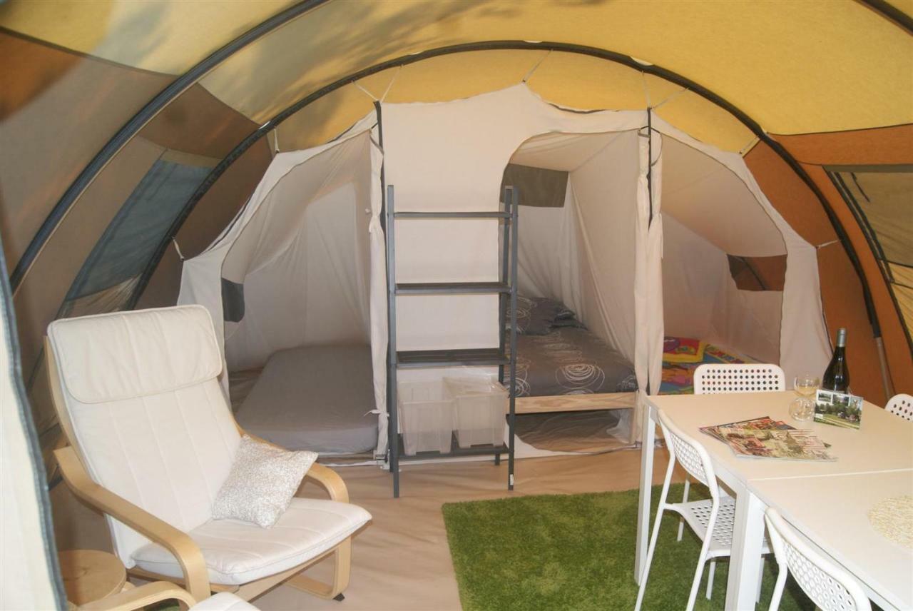 ホテル Camping Les Arbois Montjay  エクステリア 写真