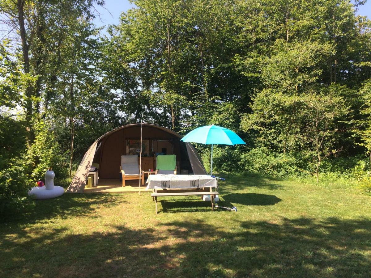 ホテル Camping Les Arbois Montjay  エクステリア 写真
