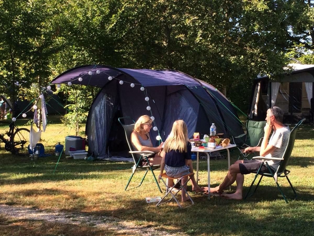 ホテル Camping Les Arbois Montjay  エクステリア 写真