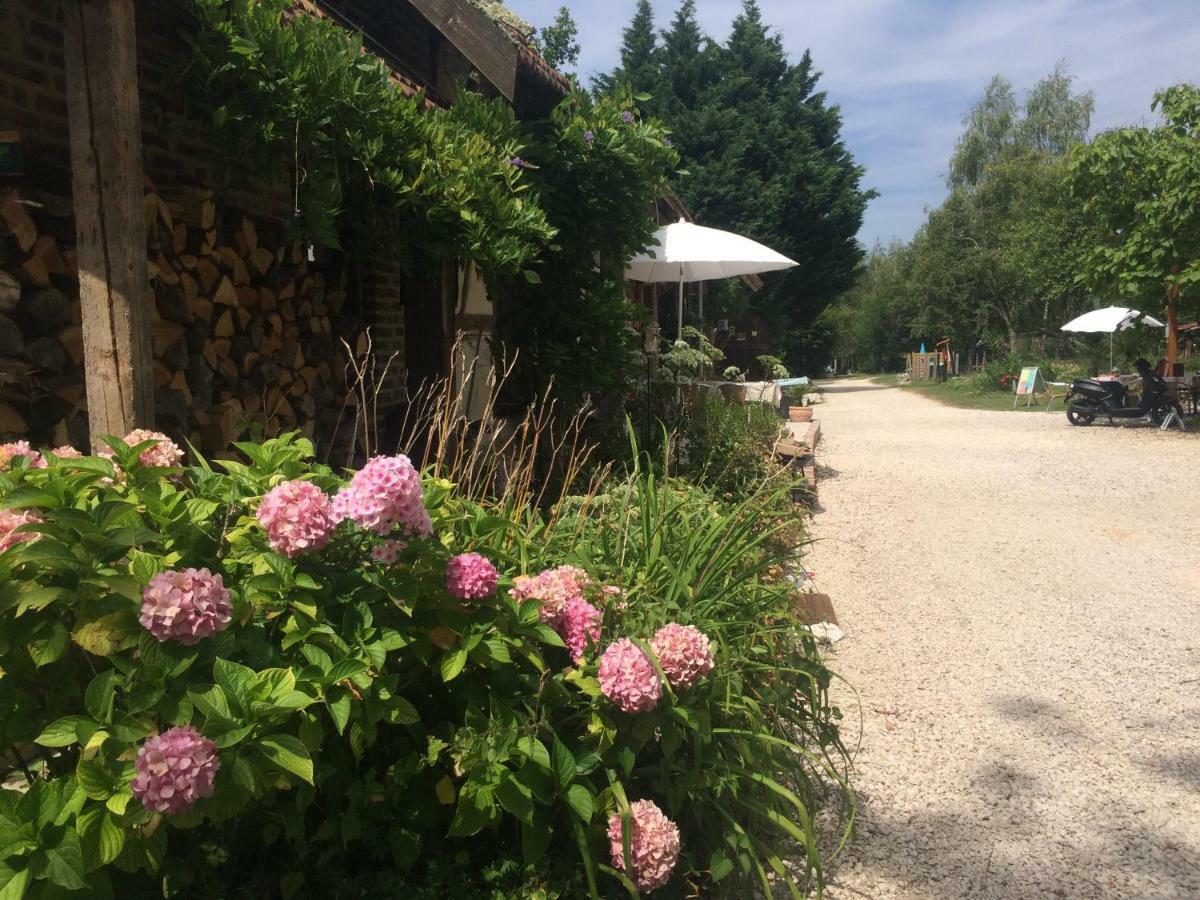 ホテル Camping Les Arbois Montjay  エクステリア 写真